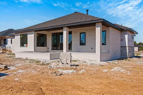 Exterior - 1545 N Summertime Ln, Springfield, MO 65802 photo 5 of 10