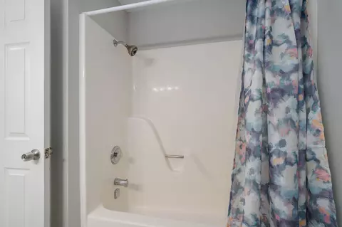 Bath - 2834 W Lasalle St, Springfield, MO 65807 photo 6 of 6