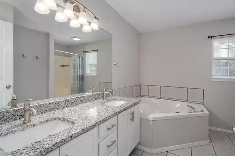 Bath - 2834 W Lasalle St, Springfield, MO 65807 photo 1 of 6