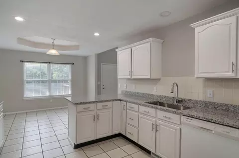 Kitchen - 2834 W Lasalle St, Springfield, MO 65807 photo 1 of 4