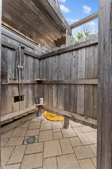 Bath - 1362 Bald Eagle Dr, Galena, MO 65656 photo 1 of 10