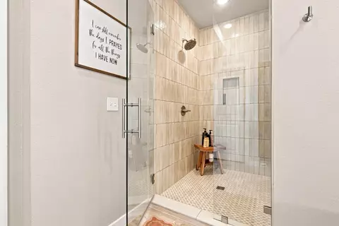 Bath - 1676 N Bristol Ave, Springfield, MO 65802 photo 4 of 6