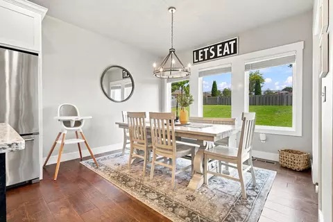 Dining - 1676 N Bristol Ave, Springfield, MO 65802 photo 1 of 1