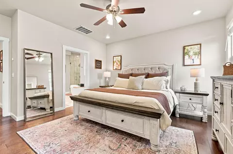 Bedroom - 1676 N Bristol Ave, Springfield, MO 65802 photo 2 of 5
