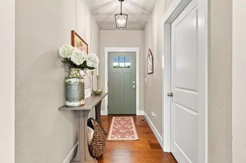 Entry Way - 1676 N Bristol Ave, Springfield, MO 65802 photo 1 of 4