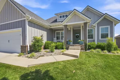 Exterior - 1676 N Bristol Ave, Springfield, MO 65802 photo 2 of 5