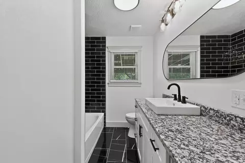 Bath - 416 Beam St, Willard, MO 65781 photo 1 of 4