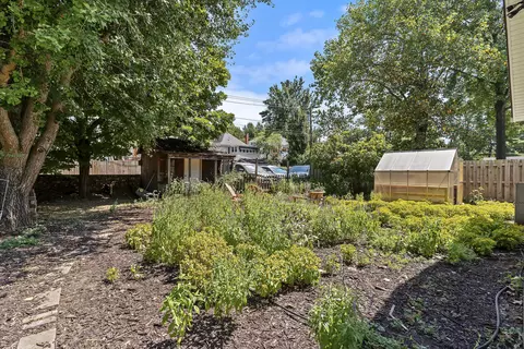 Exterior - 800 S Pickwick Ave, Springfield, MO 65804 photo 3 of 13