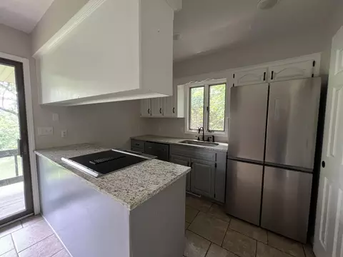 Kitchen - 15540 N State Highway 5, Ava, MO 65608 photo 2 of 2