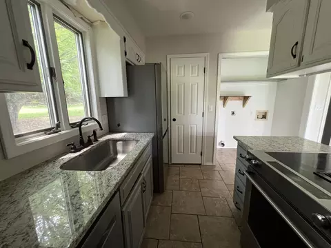 Kitchen - 15540 N State Highway 5, Ava, MO 65608 photo 1 of 2