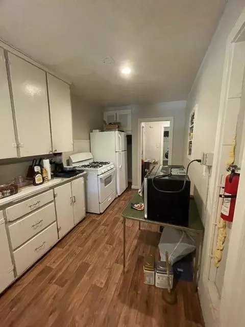 Kitchen - 531 S Fort Ave, Springfield, MO 65806 photo 3 of 4