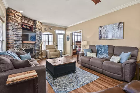 Living - 300 Glory Rd UNIT 1, Branson, MO 65616 photo 6 of 6