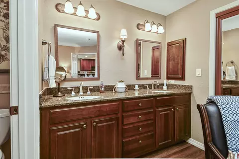 Bath - 300 Glory Rd UNIT 1, Branson, MO 65616 photo 2 of 5