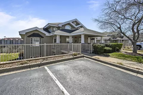 Exterior - 300 Glory Rd UNIT 1, Branson, MO 65616 photo 2 of 11