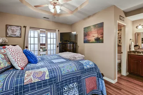 Bedroom - 300 Glory Rd UNIT 1, Branson, MO 65616 photo 3 of 10
