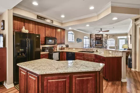 Kitchen - 300 Glory Rd UNIT 1, Branson, MO 65616 photo 6 of 8