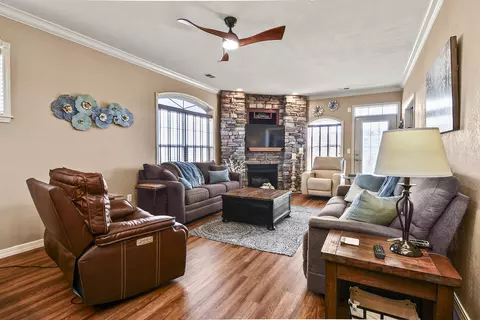 Living - 300 Glory Rd UNIT 1, Branson, MO 65616 photo 2 of 6