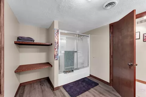 Bath - 402 N Hightower Ave, Nixa, MO 65714 photo 2 of 6