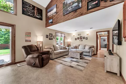 Living - 402 N Hightower Ave, Nixa, MO 65714 photo 1 of 2