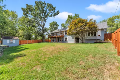 Exterior - 402 N Hightower Ave, Nixa, MO 65714 photo 10 of 14
