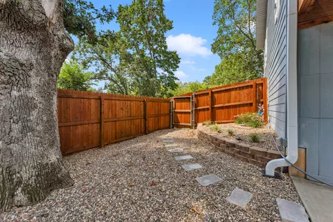 Exterior - 402 N Hightower Ave, Nixa, MO 65714 photo 13 of 14