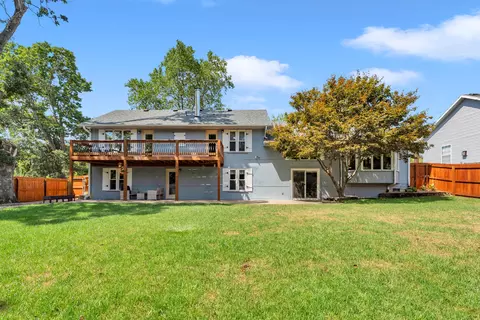 Exterior - 402 N Hightower Ave, Nixa, MO 65714 photo 11 of 14