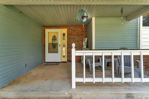 Exterior - 402 N Hightower Ave, Nixa, MO 65714 photo 5 of 14