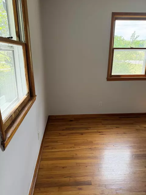 Bedroom - 107 E James St, Mountain View, MO 65548 photo 3 of 3