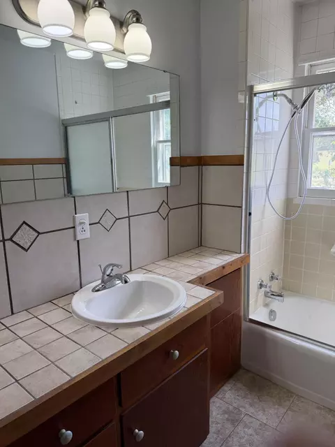 Bath - 107 E James St, Mountain View, MO 65548 photo 1 of 2