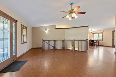 Living - 229 Shore Acres Dr, Powersite, MO 65731 photo 2 of 5