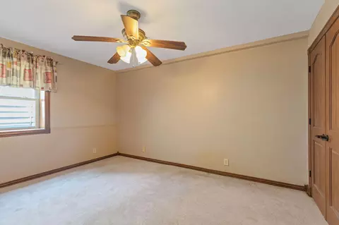 Bedroom - 229 Shore Acres Dr, Powersite, MO 65731 photo 4 of 5
