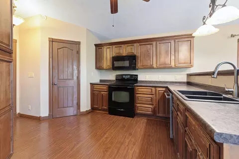 Kitchen - 229 Shore Acres Dr, Powersite, MO 65731 photo 2 of 4