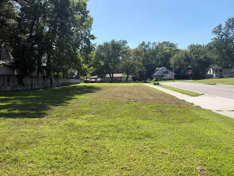 2260 N Campbell Ave, Springfield, MO 65803 photo 2