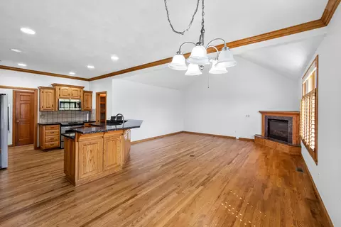 Living - 1352 N Lennox Ct, Springfield, MO 65802 photo 5 of 7