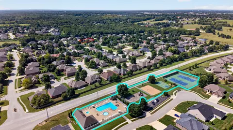 View/Area - 1352 N Lennox Ct, Springfield, MO 65802 photo 5 of 5