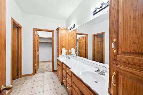 Bath - 1352 N Lennox Ct, Springfield, MO 65802 photo 1 of 4