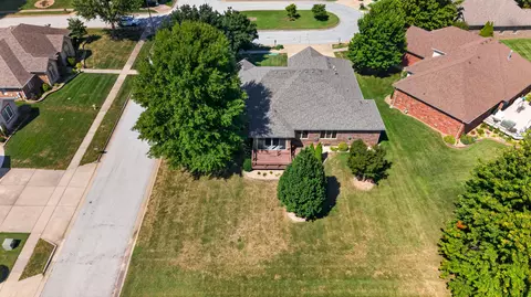 View/Area - 1352 N Lennox Ct, Springfield, MO 65802 photo 1 of 5