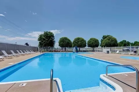 Exterior - 1352 N Lennox Ct, Springfield, MO 65802 photo 13 of 13