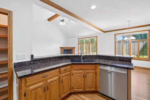 Kitchen - 1352 N Lennox Ct, Springfield, MO 65802 photo 3 of 5