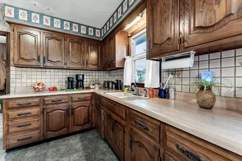 Kitchen - 515 S West Ave, Springfield, MO 65806 photo 3 of 4