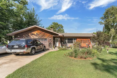 Exterior - 515 S West Ave, Springfield, MO 65806 photo 2 of 10