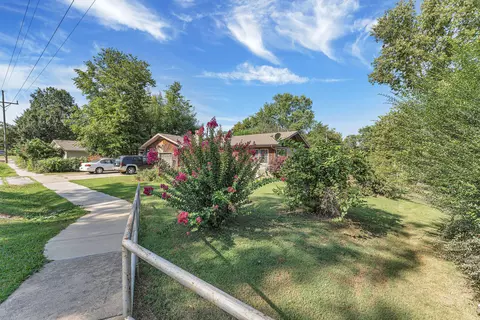 Exterior - 515 S West Ave, Springfield, MO 65806 photo 3 of 10