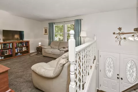 Entry Way - 3329 W Countryside Dr, Springfield, MO 65807 photo 1 of 2