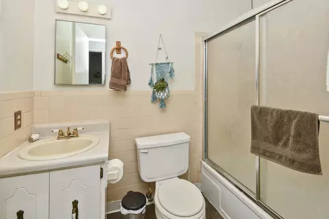 Bath - 3329 W Countryside Dr, Springfield, MO 65807 photo 2 of 2
