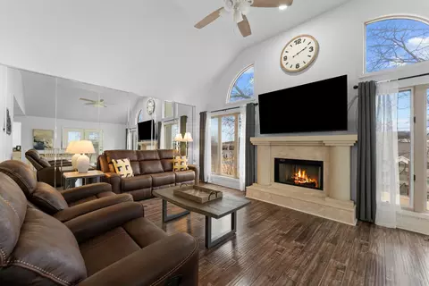 Living - 147 Grandview Dr #1, Branson, MO 65616 photo 2 of 4