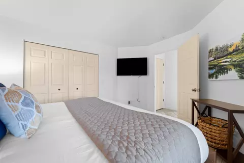 Bedroom - 147 Grandview Dr #1, Branson, MO 65616 photo 8 of 8