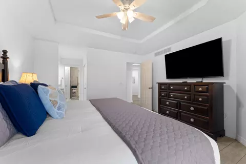Bedroom - 147 Grandview Dr #1, Branson, MO 65616 photo 3 of 8
