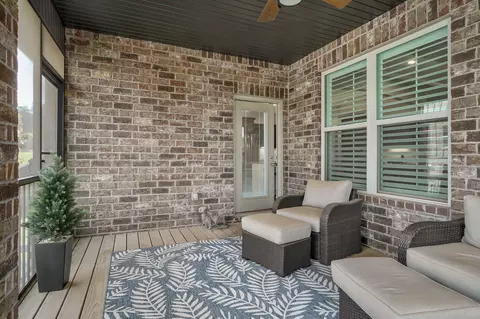 Exterior - 835 E Donegal Cir, Nixa, MO 65714 photo 5 of 7