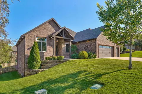 Exterior - 835 E Donegal Cir, Nixa, MO 65714 photo 2 of 7