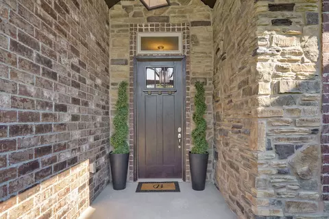 Entry Way - 835 E Donegal Cir, Nixa, MO 65714 photo 1 of 5